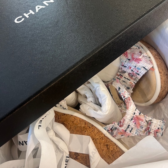 CHANEL Tweed Cork CC Wedge Sandals - Picture 6 of 7